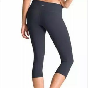 Athleta Chaturanga Capri Crop Leggings Black Sz SP
